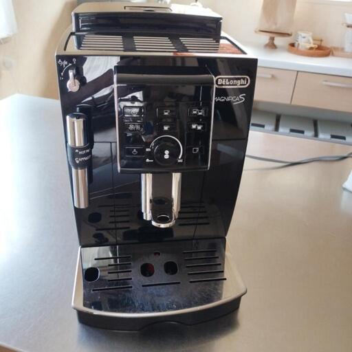 De'Longhi　デロンギ  マグニフィカS 全自動エスプレッソマシン　ECAM23120