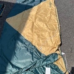 Colemanワンタッチタープ（緑色）の画像