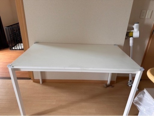 IKEA メルトルプ ダイニングテーブル
