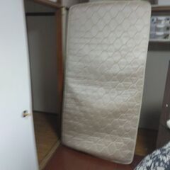 無料⭐ベッド（マットレスのみ！）⭐