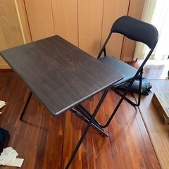 折り畳みテーブル&いすの画像