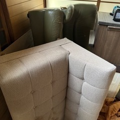 謝礼3000円！　ソファ2つ引き取り依頼