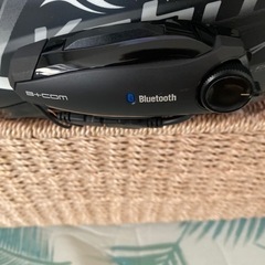 カブトヘルメットとビーコム4とグローブの画像