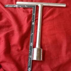 業務用32mm1.2kg 特大T 字ソケットレンチ　白バ下