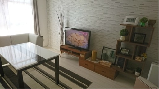 オシャレなテレビボード、飾り棚