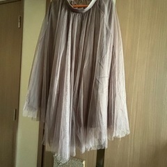 【美品】チュールスカート２枚＋他膝丈スカート２枚の画像