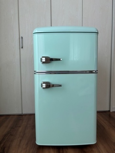 レトロ冷蔵冷凍庫