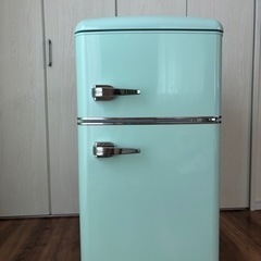 レトロ冷蔵冷凍庫
