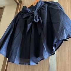 【美品】チュールスカート２枚＋他膝丈スカート２枚の画像