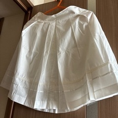 【美品】チュールスカート２枚＋他膝丈スカート２枚の画像