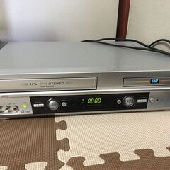 ☆値下げ☆機動戦士ガンダムVHS版テープ＆ VHS/DVDデッキ＊の画像