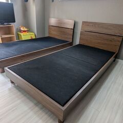 シングルベッド　フレームのみ