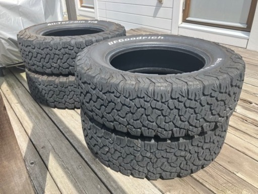 車のパーツ タイヤ