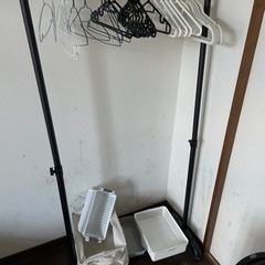 ハンガーラックの画像