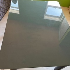 ダイニングテーブルの画像