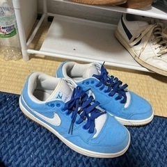 NIKE スニーカー