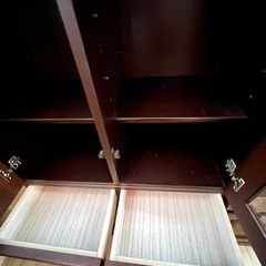 本棚　ガラス扉、引き出し付きの画像