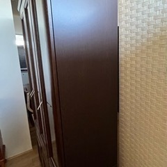 本棚　ガラス扉、引き出し付きの画像