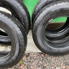 タイヤ　サマータイヤ　6輪　ダンロップ　トラック用の画像