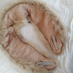 毛皮のマフラーの画像