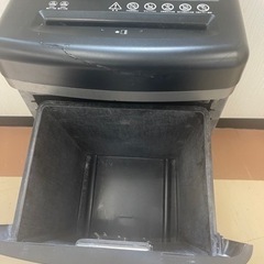 【中古】動作確認済み キャスター付き　デスクサイド シュレッダー Fellowes B-121C  の画像