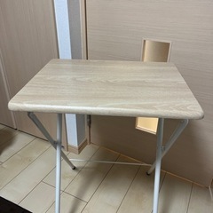 簡易テーブルの画像