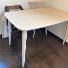 ダイニングテーブル※イスはつきません。　