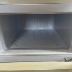 激安冷蔵庫!! かわいいレトロデザイン!! 85L 2ドアレトロ冷凍/冷蔵庫 2018年 A-stage グランドライン ARD-90LW  の画像