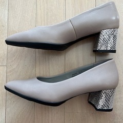 パンプス ２２.５または２２㎝
 の画像