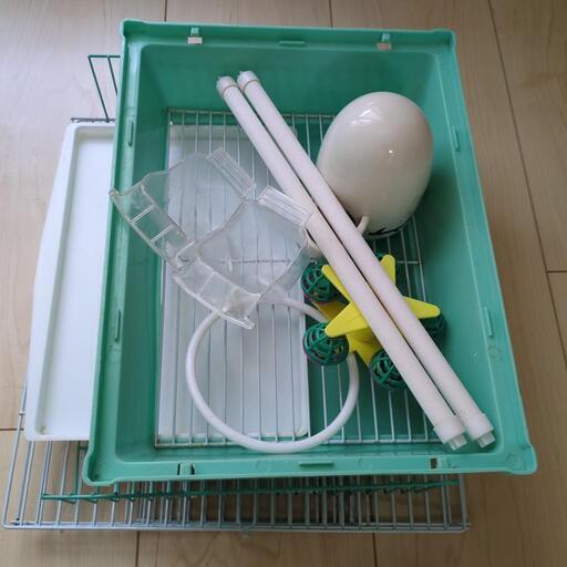 鳥かご、水飲み