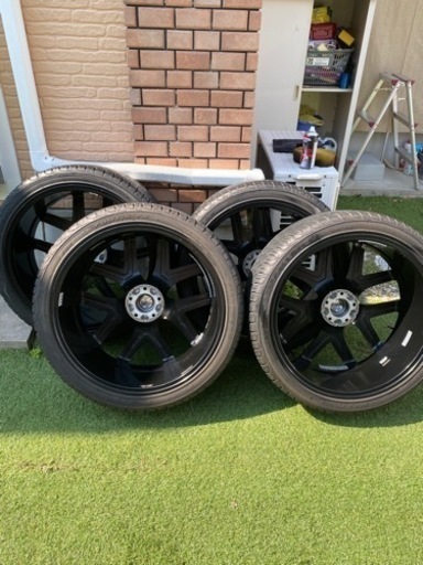 ［美品・バリ山］265/35R22
タイヤホイールセット