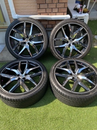 ［美品・バリ山］265/35R22
タイヤホイールセット