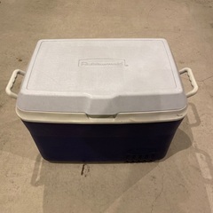 大型クーラーボックス　43L ラバーメイド社製