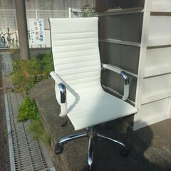 椅子を無料で差し上げます 。登戸新町からの画像