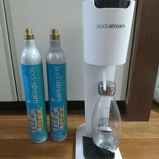 値下げ8月中廃棄 ソーダストリーム美品、ボンベ2本と500mlボトルセット\u0026炊飯マグオマケ付き