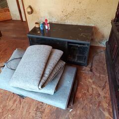 食器棚、椅子、机、ソファー、こたつ等の画像