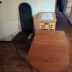 食器棚、椅子、机、ソファー、こたつ等の画像