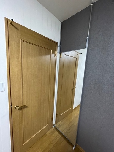 突っ張り型ミラー(薄型)