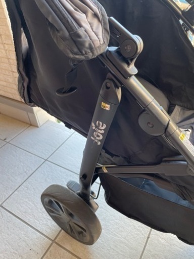 Joieの三輪ベビーカーです　値下げしました　