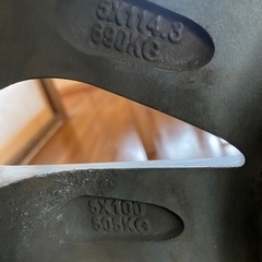 車のパーツ タイヤ、ホイールの画像