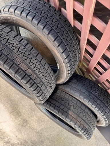 軽・中古15インチスタッドレスタイヤ　ピレリ165/55R15