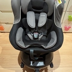 Combi  チャイルドシート　ISOFIX