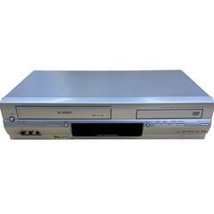 【REGASTOCK江東店】TOSHIBA 東芝 VHS ビデオ 一体型 DVDプレーヤー SD-V700 2007年製②の画像