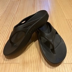 【ほぼ新品】OOFOS ウーフォス リカバリーサンダル 26cm...