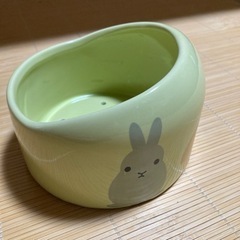うさぎフード入れ