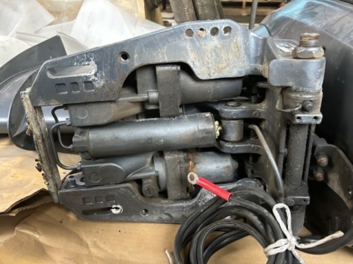 ヤマハ2スト80馬力船外機