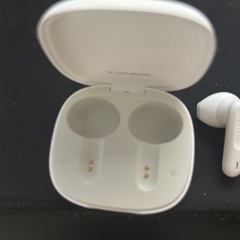 JBL 無線イヤホンの画像