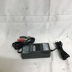 【北見市発】岡田商事 アキュメイト Accumate 12V 鉛バッテリー用自動充電器 灰 電動工具 車 バイク (D5872wY)の画像