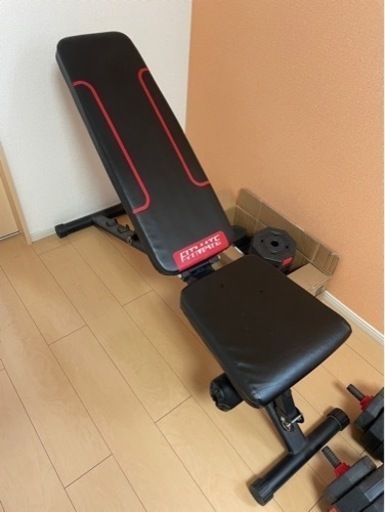 インクラインベンチとダンベル