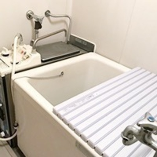 市営住宅、集合団地、シャワー付き給湯器、風呂釜